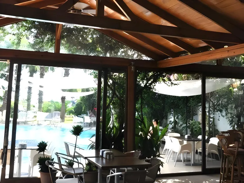 On Hotel - Image 1