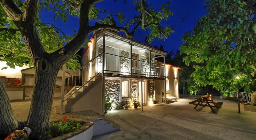 Pyrgos Country House - Image 1
