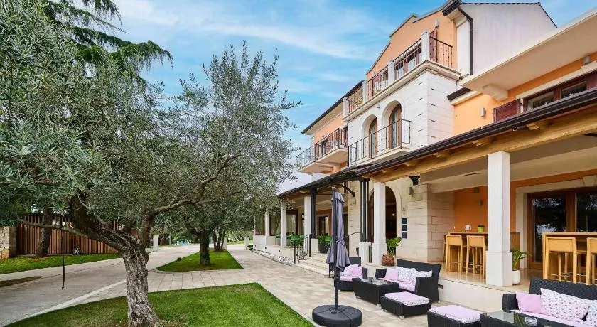 Villa Dobravac Wine Estate - Image 1