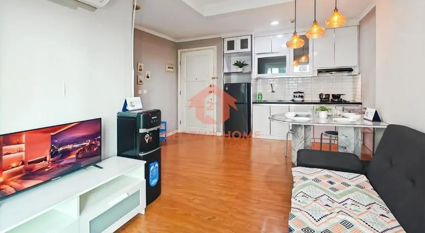Stylish 2BR MOI Apt with Pool, Gym, Wi-Fi - Image 1