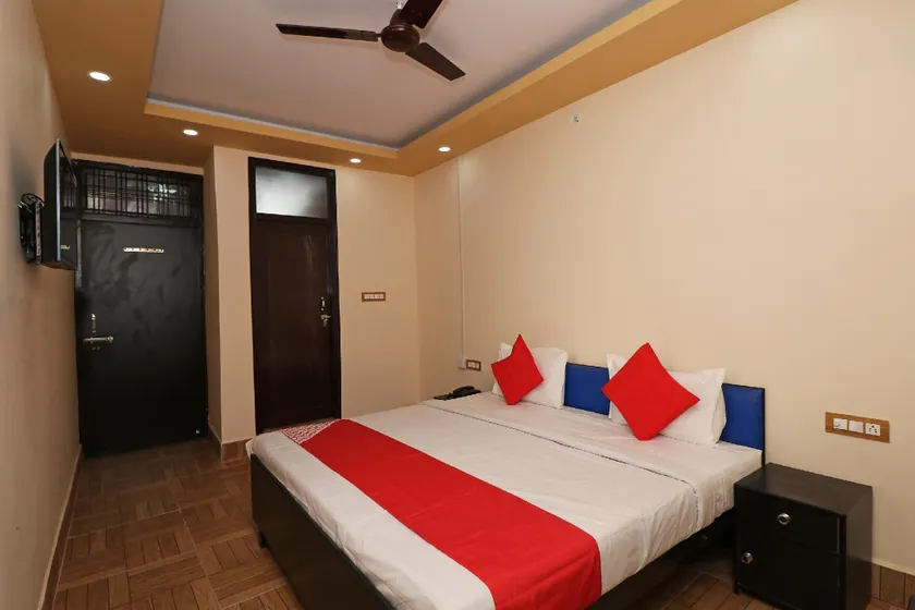 Flagship Apnc Inn - Image 1