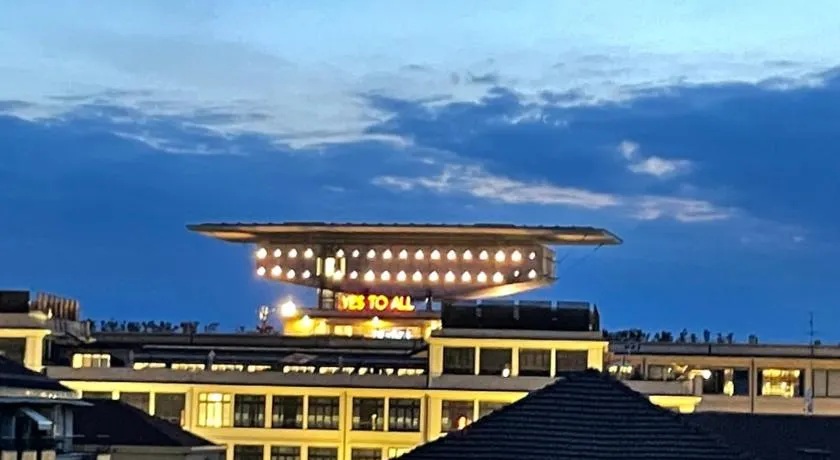 Golden House-Super View On Turin - Image 1