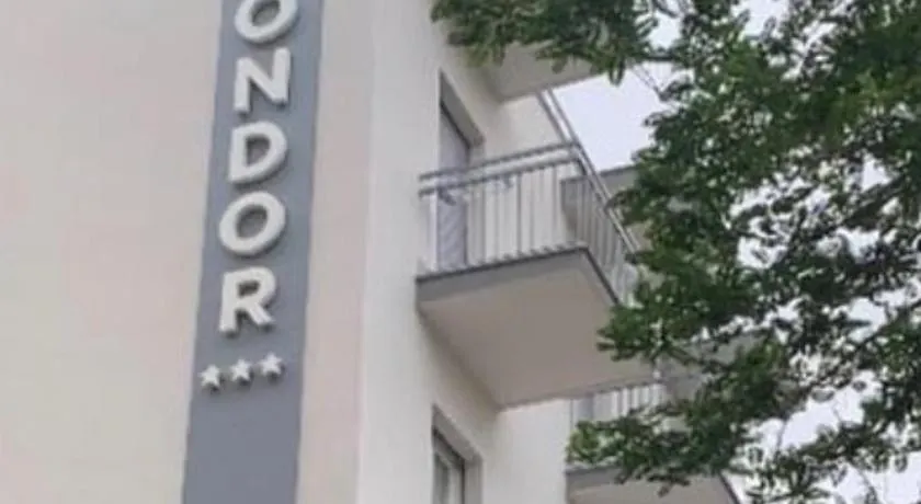 HOTEL CONDOR - Image 1