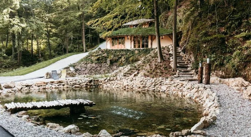 Luxe Ranch Škapin - Image 1