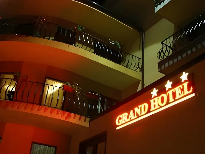 Hotel Grand - Image 1