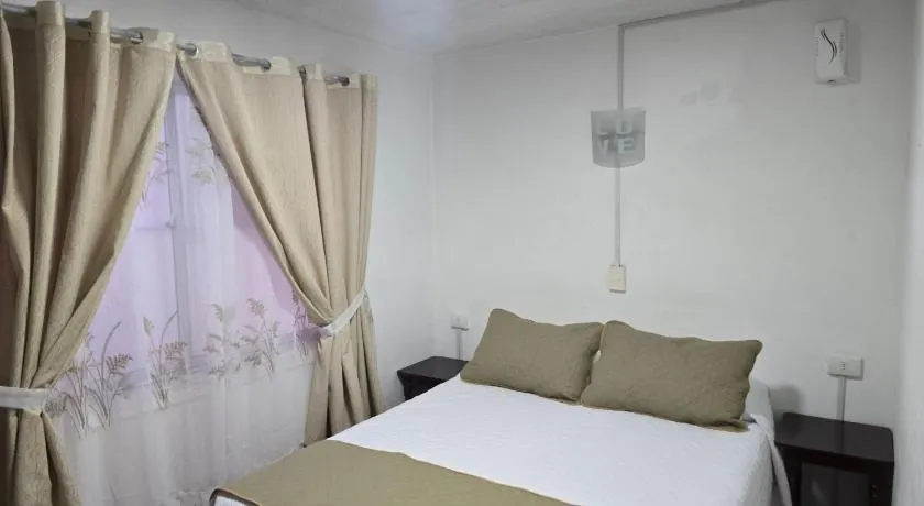 Andes Hostal Serena - Image 1