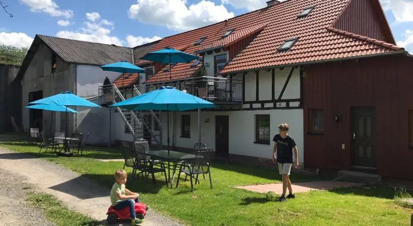 Familienorientierte Ferienwohnung mit Garten und Terrasse | Haustiere sind willkommen - Image 1