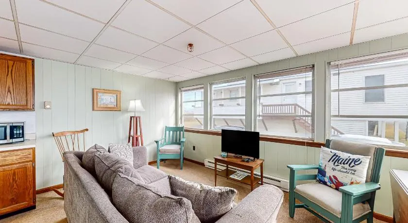 Seaglass Cottage - Image 1