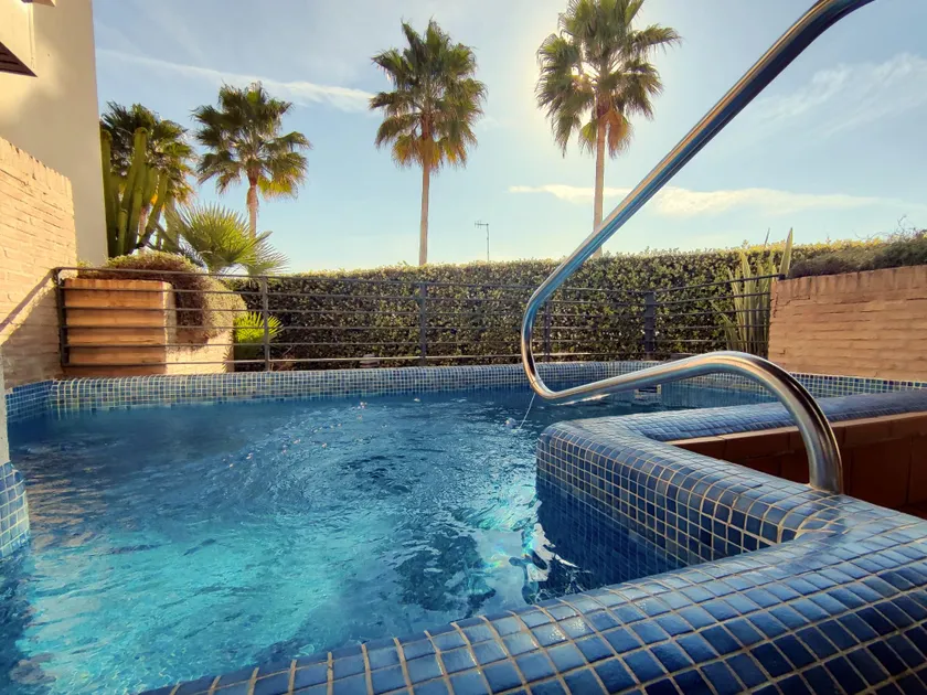 Luxury 2 bedrooms, Private Heated Pool - EHHouse - Image 1
