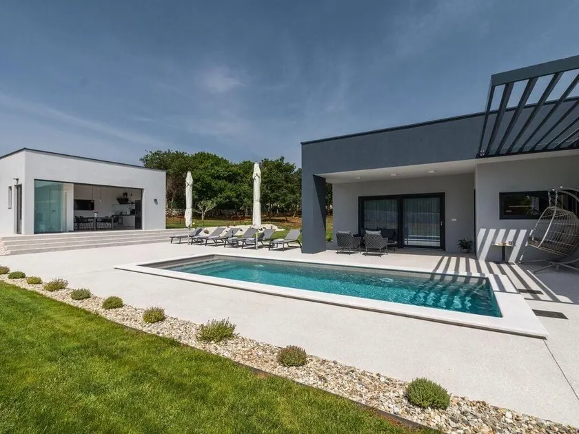 Villa Valinka Design - Image 1