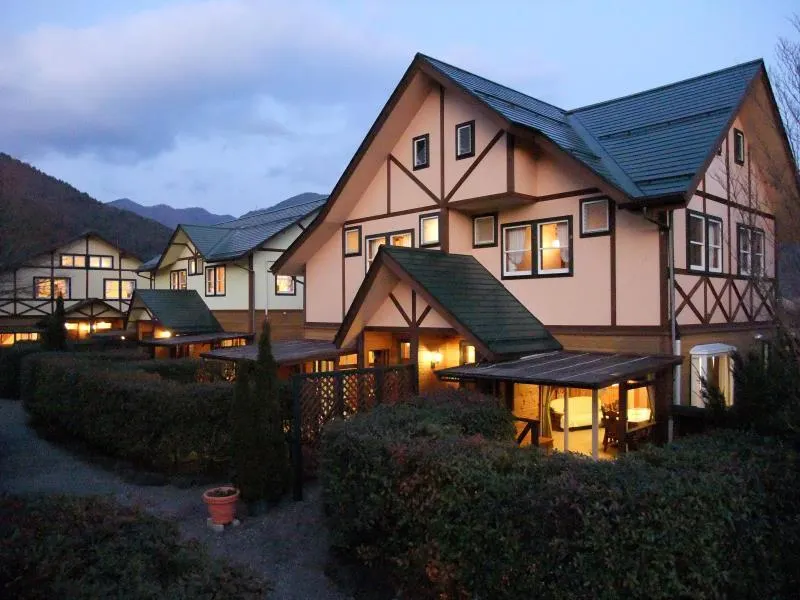 Lake Villa Kawaguchiko - Image 1