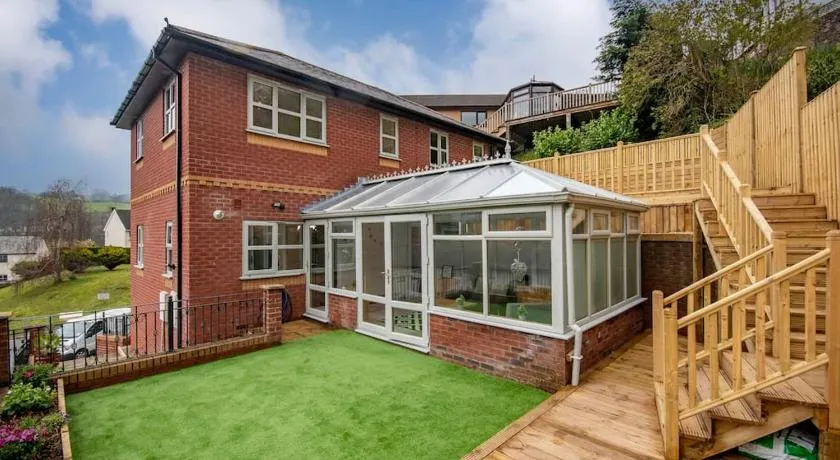 BROOK HOUSE 4a - Image 1