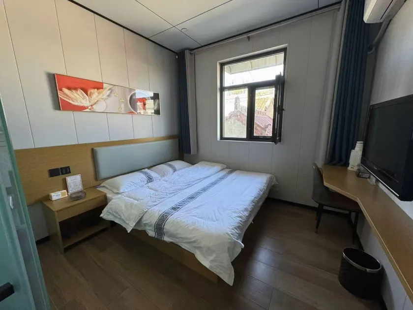 Zhuoyi Hotel - Image 1