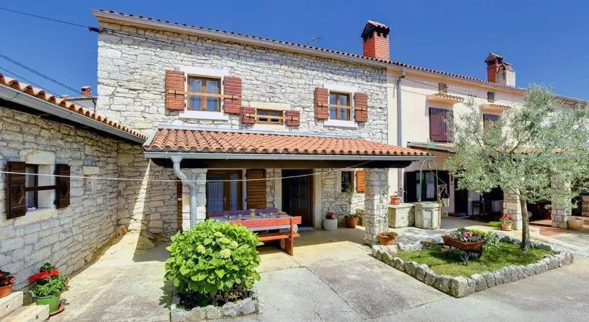 House Batelani - Image 1