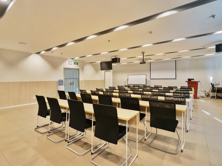 Hanting Hotel Zhengzhou Xinzheng Airport - Image 1