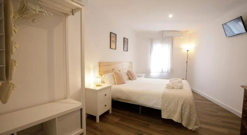 Apartamentos El balcón de la Trinidad Córdoba - GREAT LOCATION - Image 1