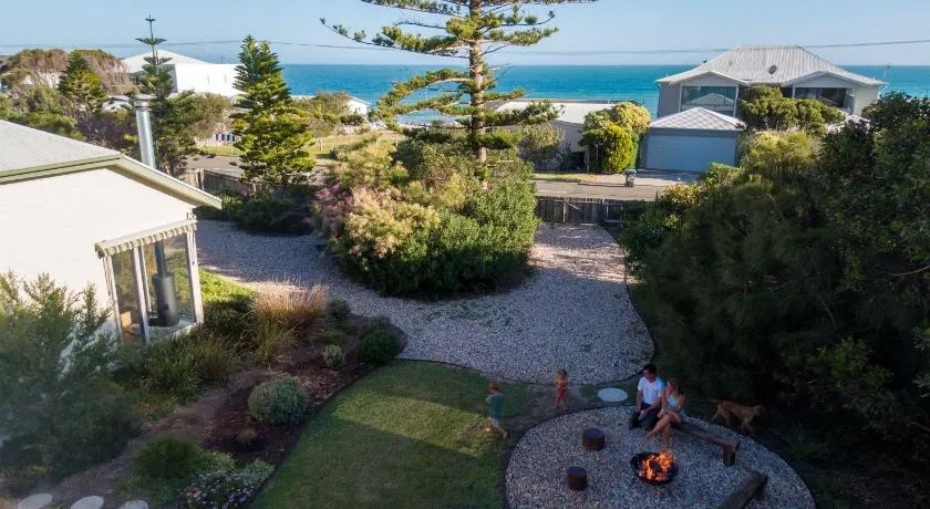 Chiton Cottage by the Sea - Restaurants, Bikes, Pets - Image 1