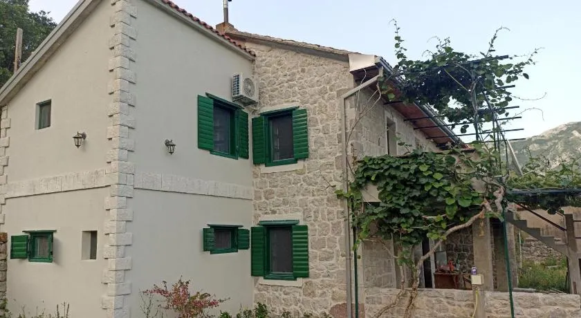 Rustic house - Image 1