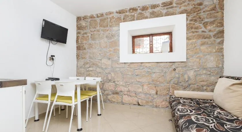 Rooms Pama - Image 1