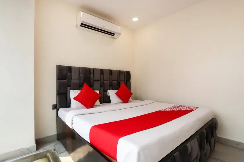 Hotel O Star Stay - Image 1