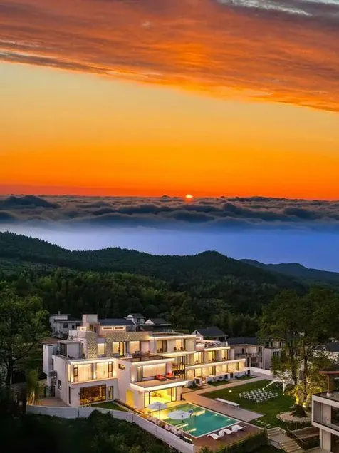 Leisure In The Mountains - Image 1