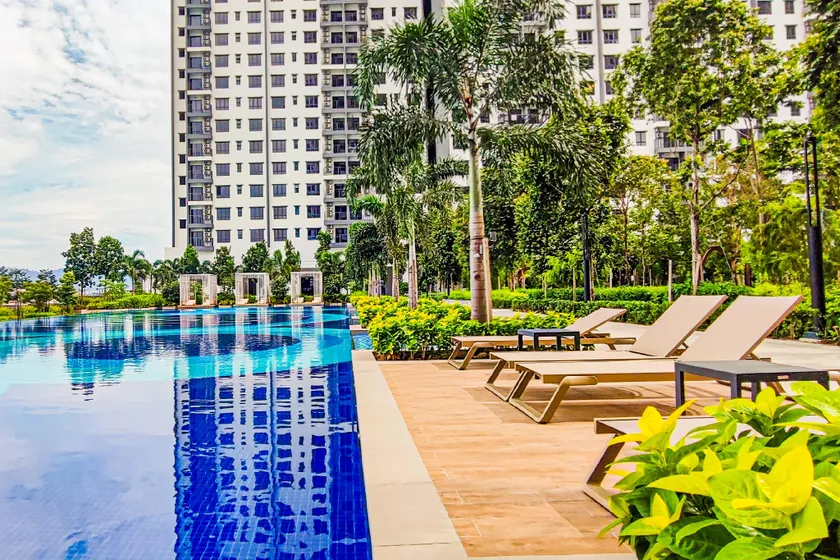 Luxury Pool at M-Luna by HCK - Image 1
