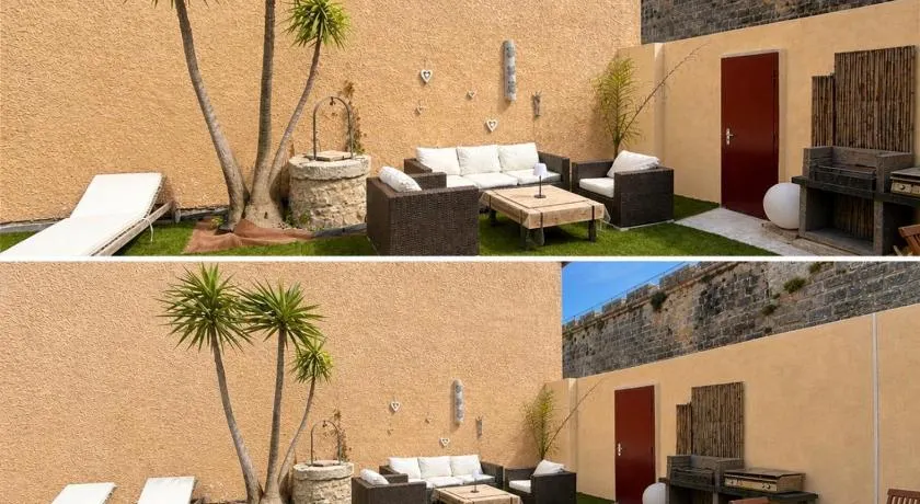 Villa jardin BBQ Piscine enfants Aigues Mortes Intra Muros - Image 1