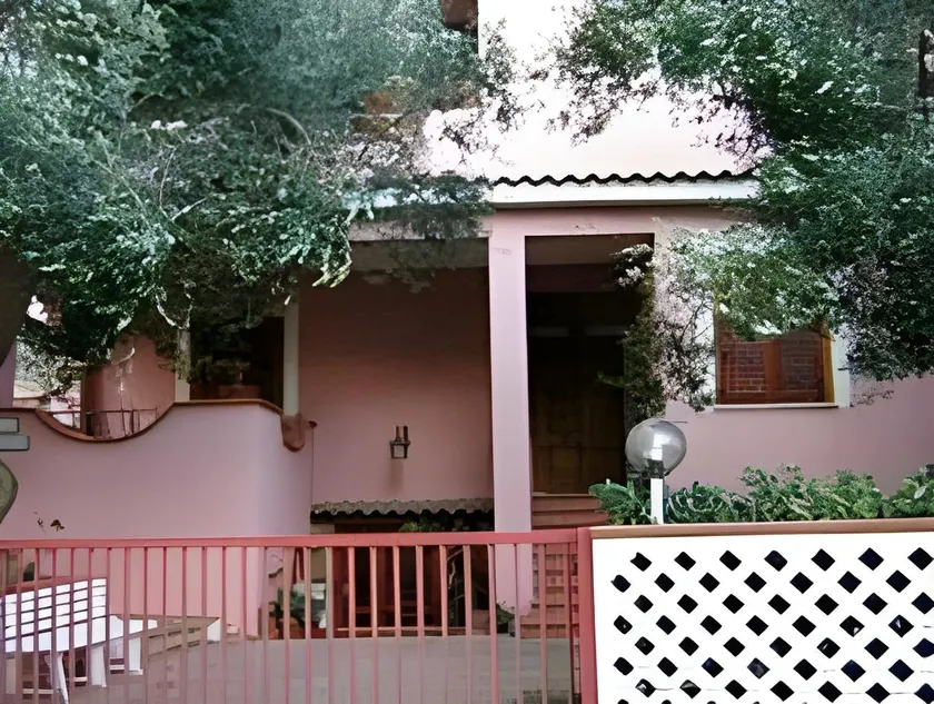 Jolly Residence - Image 1