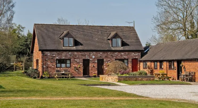 Zoe's Cottage with Alpaca's and 7 mins drive to Alton Towers - Image 1