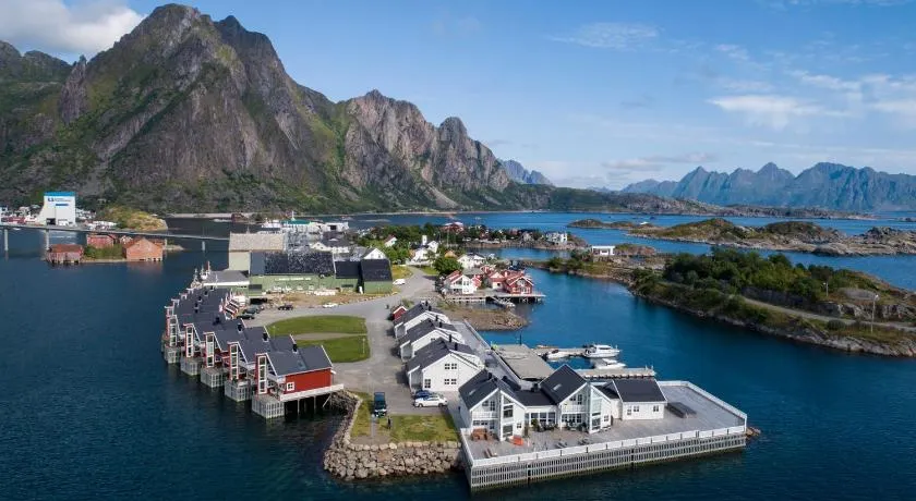 Rorbuene Svolvær Havn - Image 1