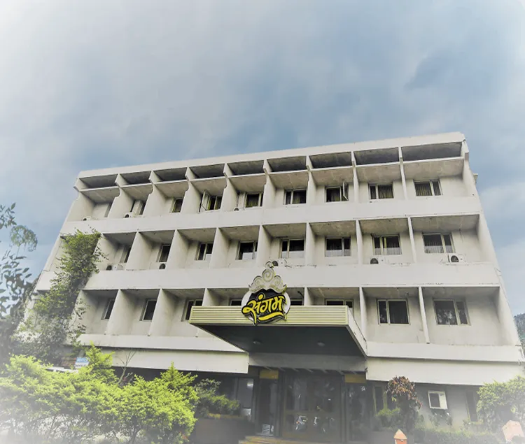 Hotel Sangam - Image 1
