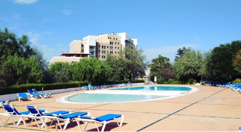 Sonniger POOL Aprt. (4pax) mit KOSTENLOSEM PARKEN & Garten! - Image 1