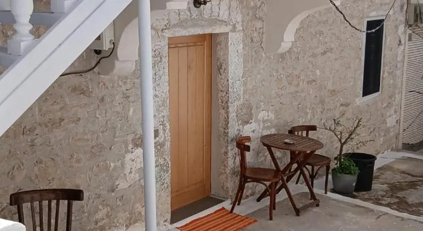 Papu's Villa - Image 1