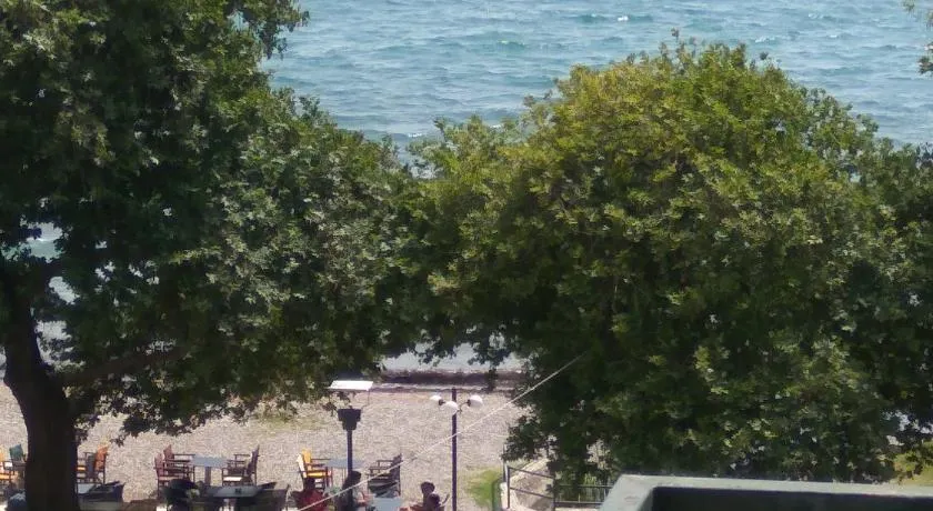 NAFPAKTOS Beach luxury Suites - Image 1