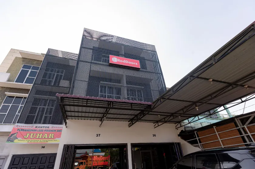 RedDoorz @ Simpang Pemda Medan - Image 1
