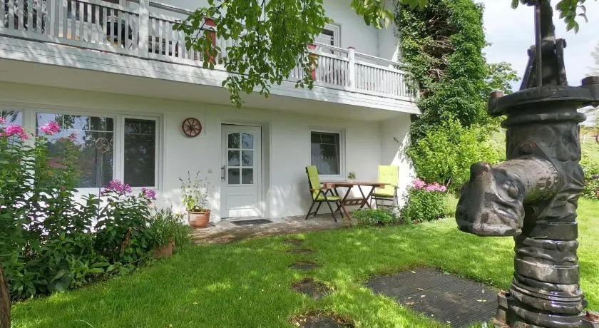 Kinderfreundliche Ferienwohnung mit Garten und Terrasse - Image 1
