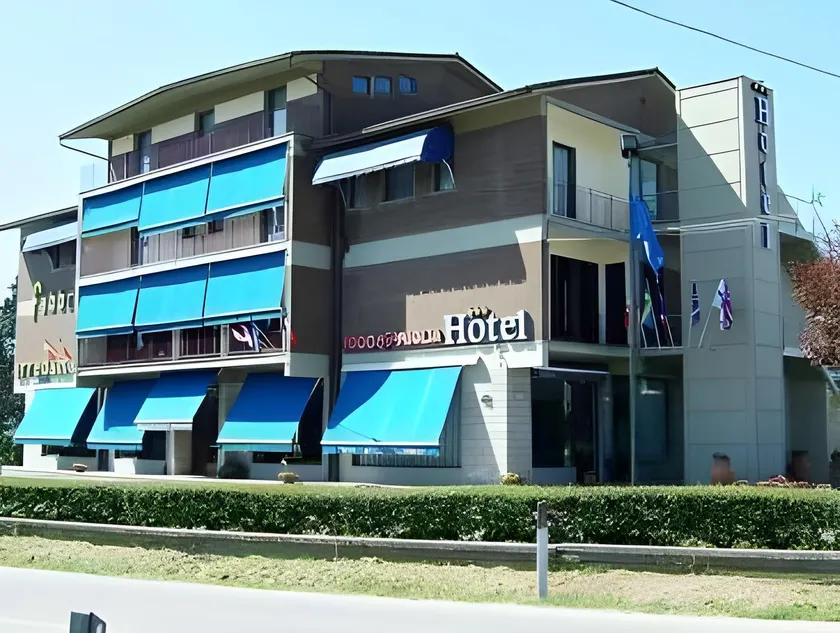 Hotel Mille Miglia - Image 1