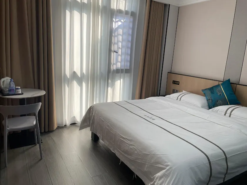 Yunxian Hotel - Image 1