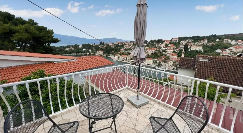 Beach Front Home In Splitska With House Sea View - Image 1