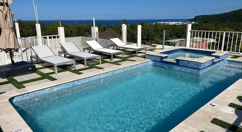 Luxury 1 Bedroom & Rooftop Pool unit #2 - Image 1