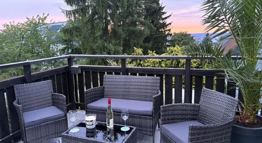 Ferienwohnung mit Schlösserblick in Dresden I große Dachterrasse I Parkplatz kostenfrei - Image 1