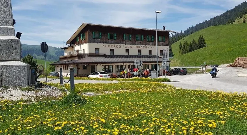 Albergo passo Brocon - Image 1