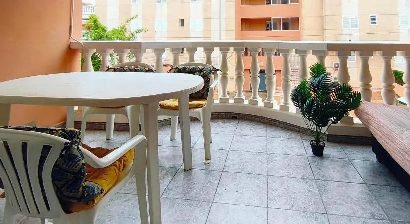 2 Bedroom Beach Front Apartment In Moncofa - Image 1