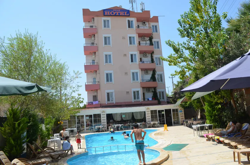 Megas Hotel - Image 1