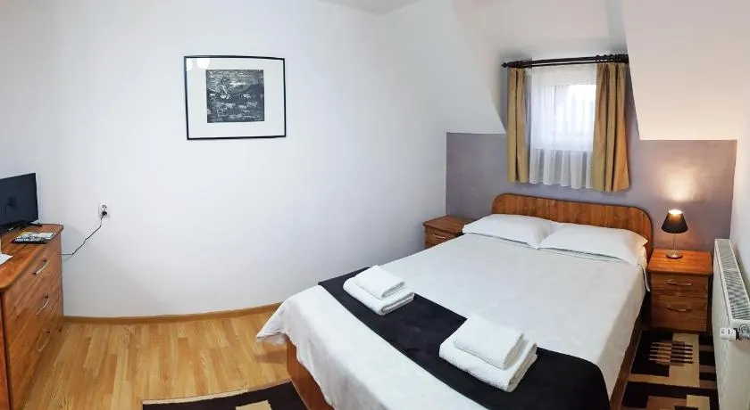 Dmc House - Image 1