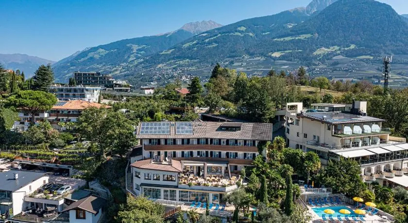 Hotel Bellevue - Image 1