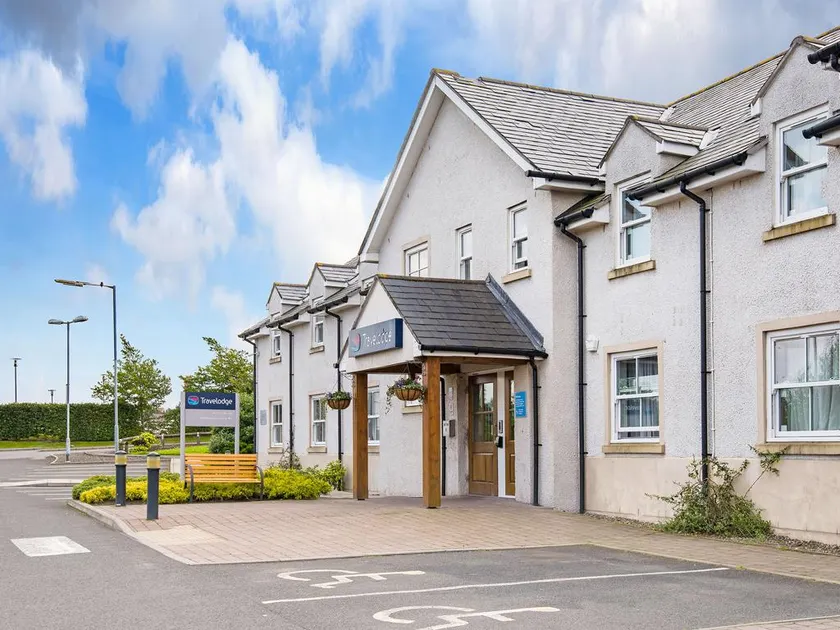 Travelodge Perth A9 - Image 1