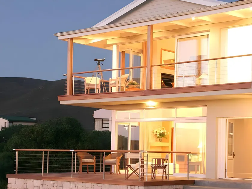 138 Marine Beachfront Guesthouse - Image 1