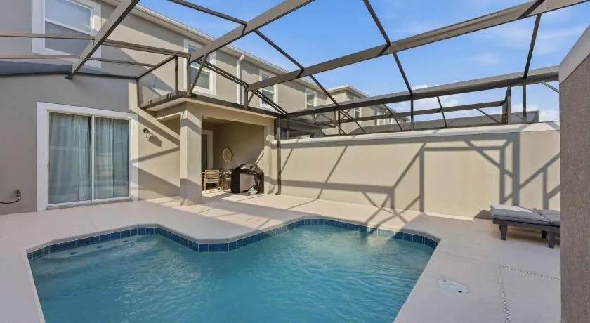 Townhome 4Q c/ Piscina Privada no Storey Lake - Image 1