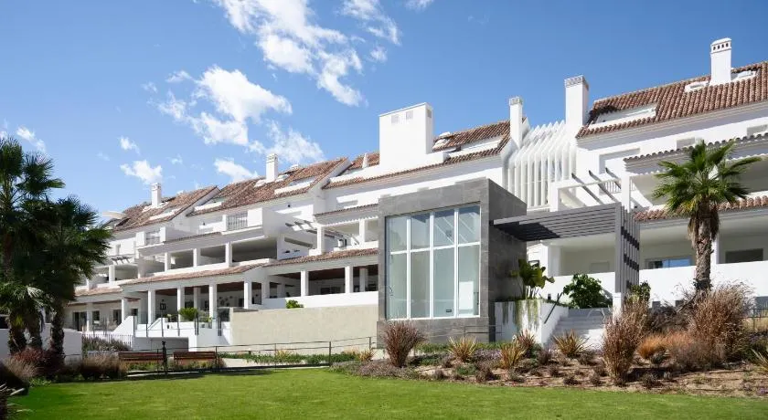 Apartamentos modernos cerca de Puerto Banus - Image 1